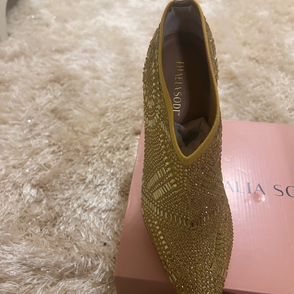 Thalia Sodi Gold Women's Shoes